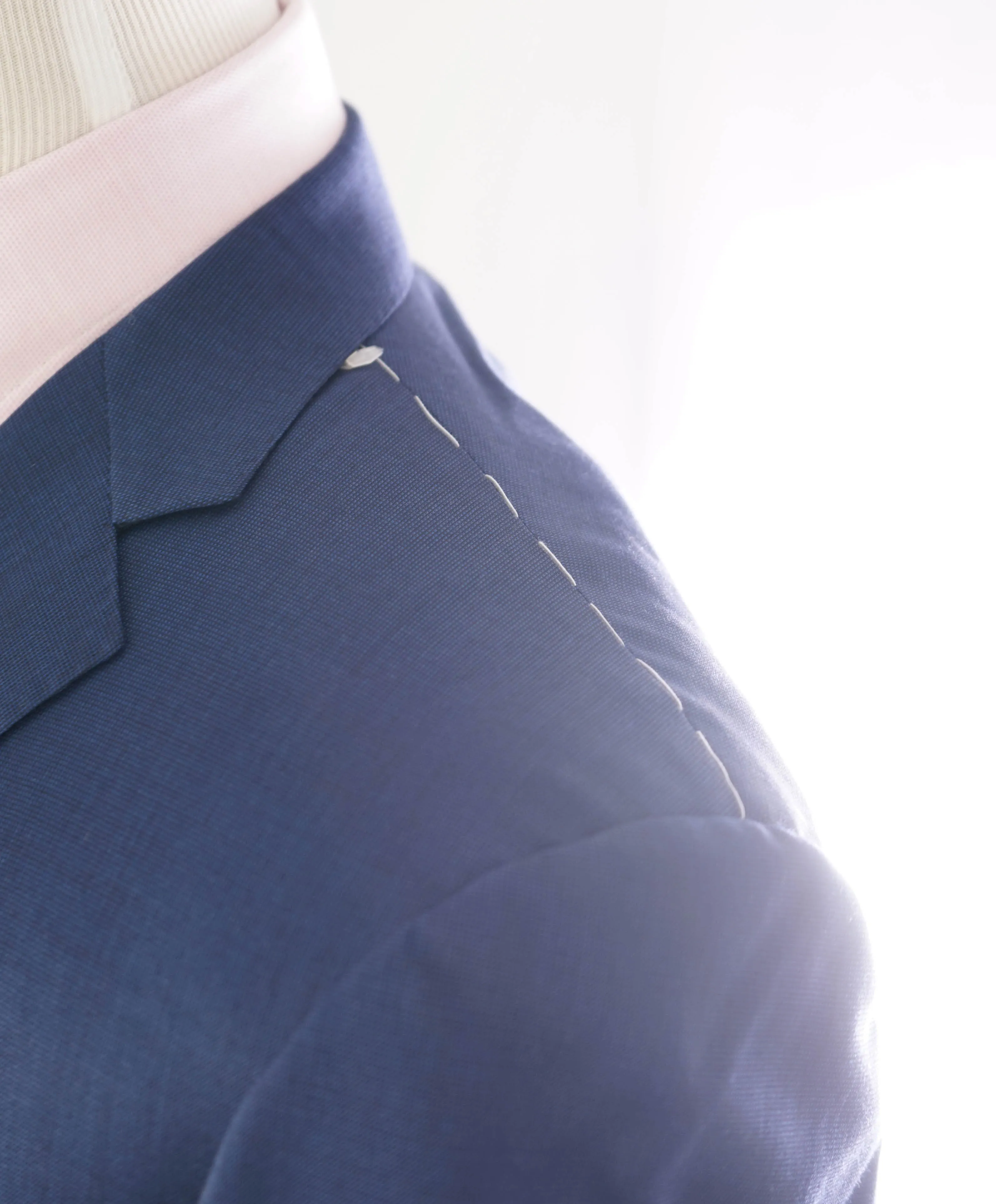 $1,595 CORNELIANI - *18,25 MICRONS* Blue Pindot Blazer - 44R