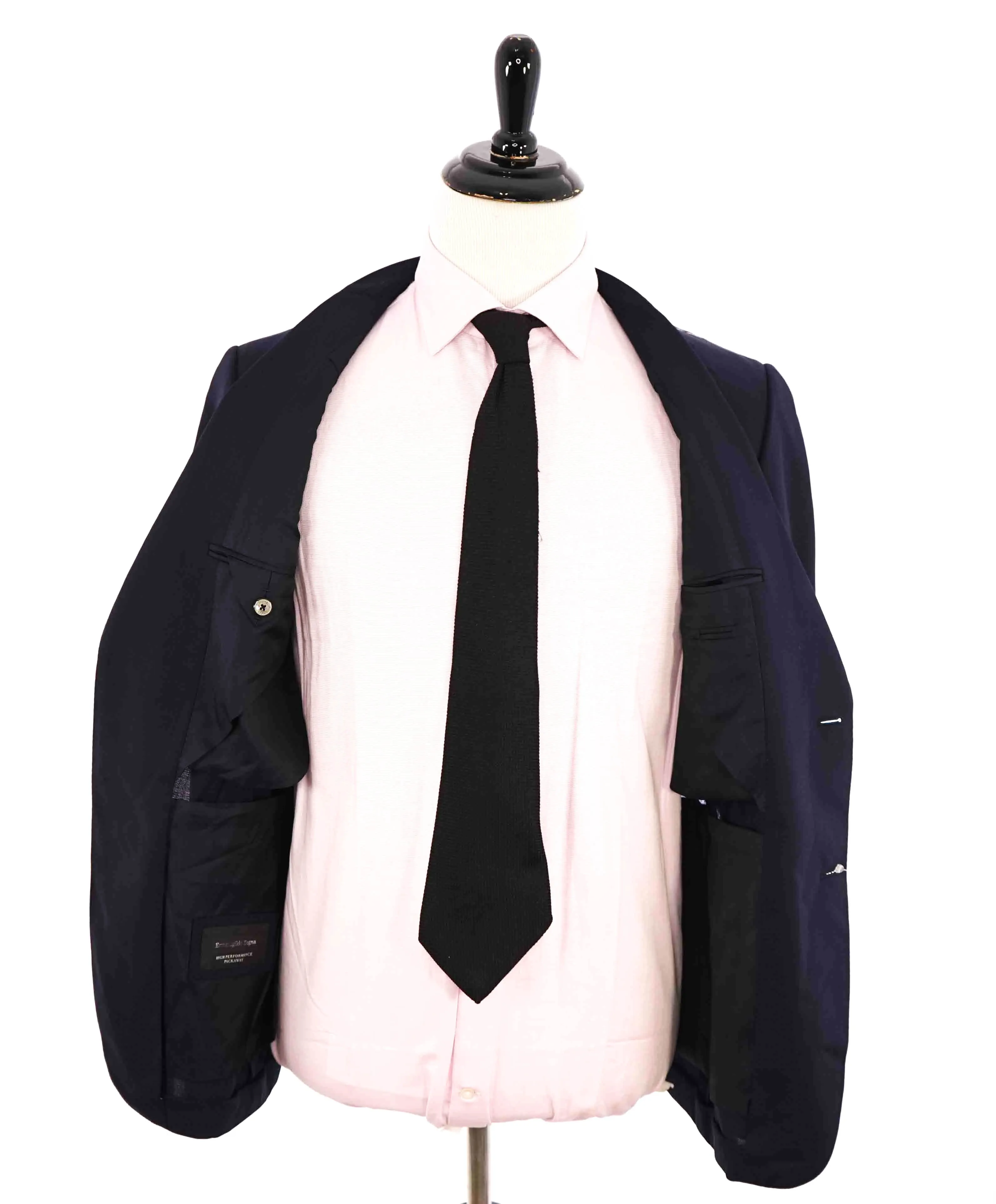 $3,290 ERMENEGILDO ZEGNA-“HIGH PERFORMANCE PACKAWAY” Navy Blazer- 40R