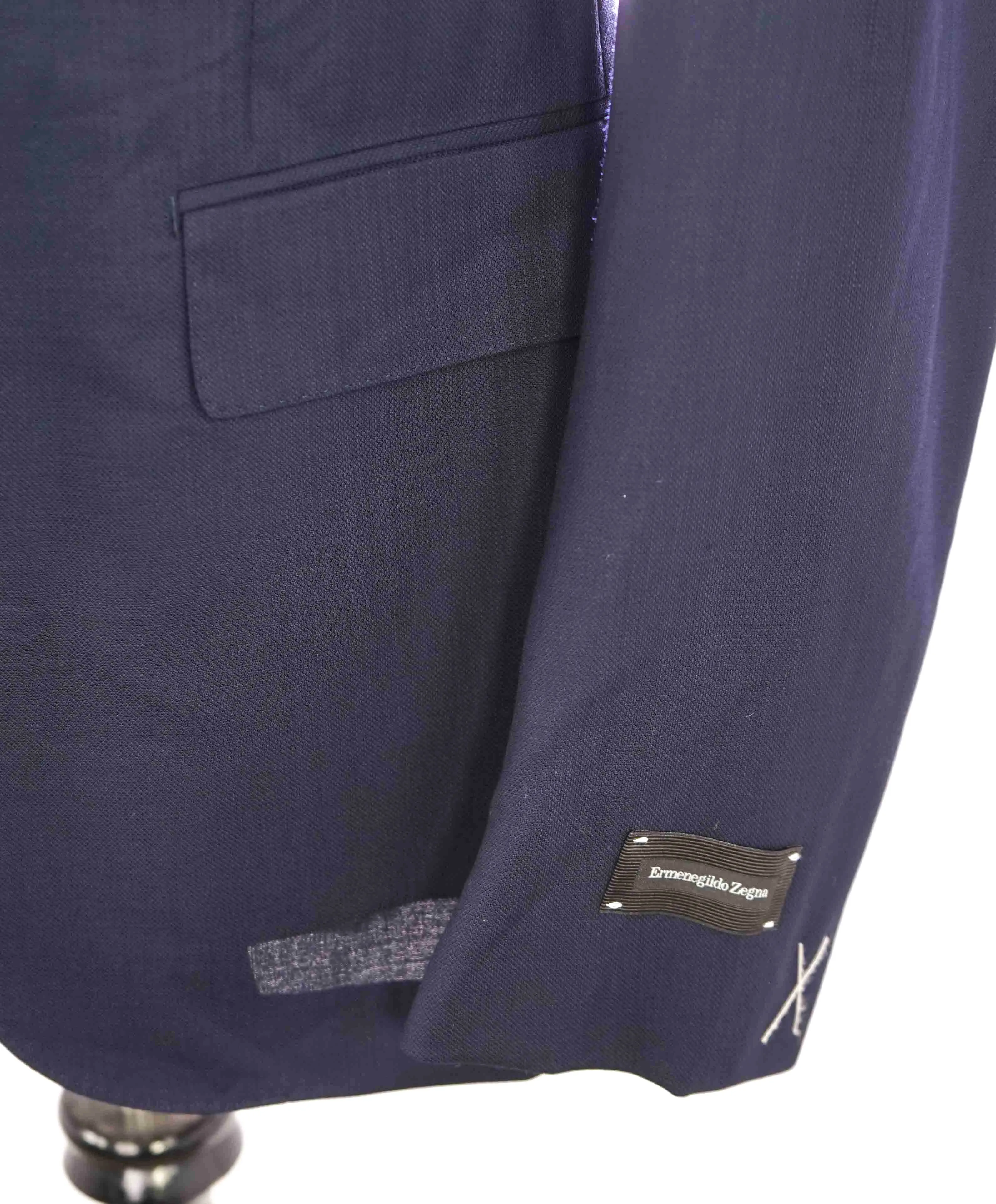 $3,290 ERMENEGILDO ZEGNA-“HIGH PERFORMANCE PACKAWAY” Navy Blazer- 40R