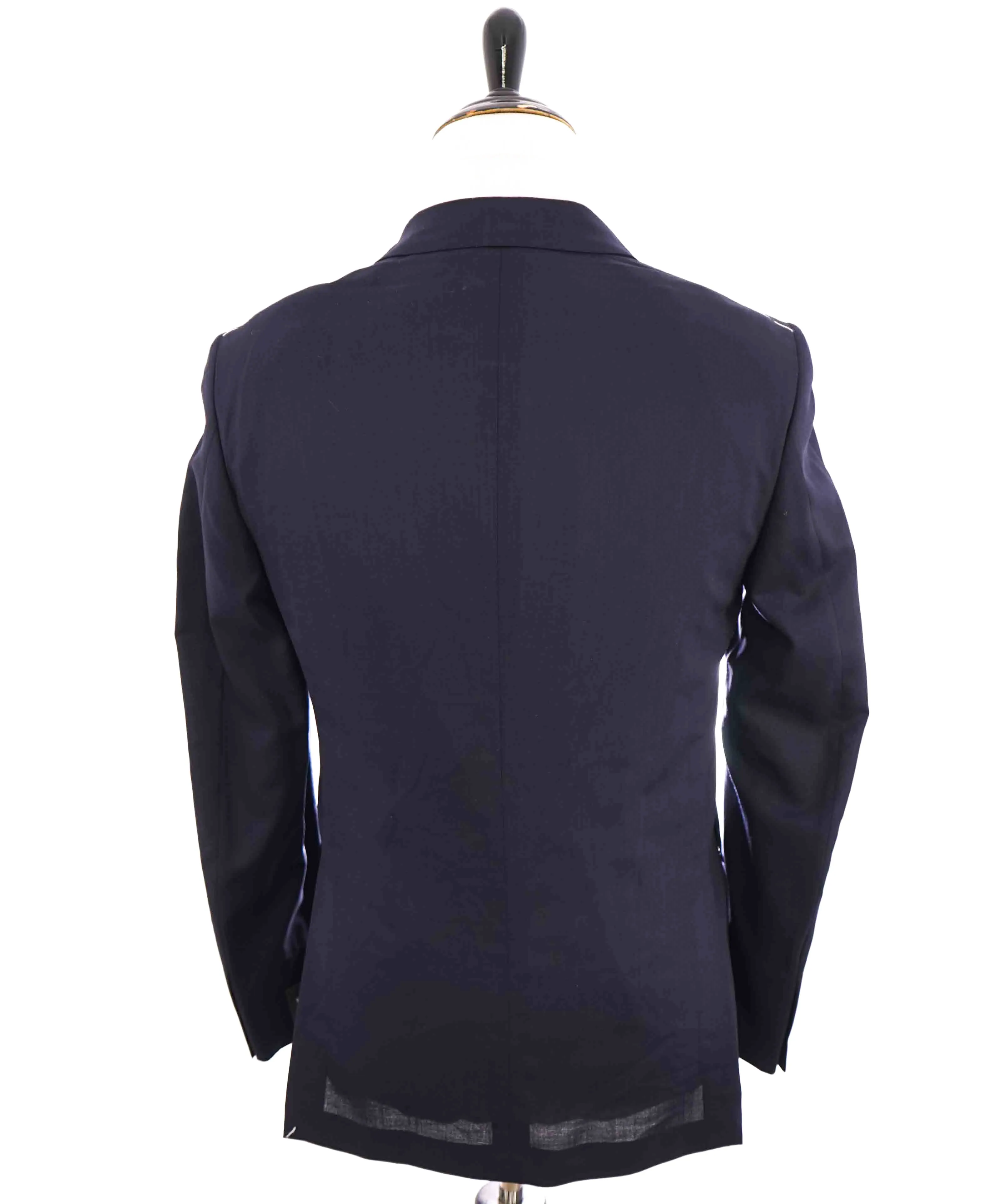 $3,290 ERMENEGILDO ZEGNA-“HIGH PERFORMANCE PACKAWAY” Navy Blazer- 40R