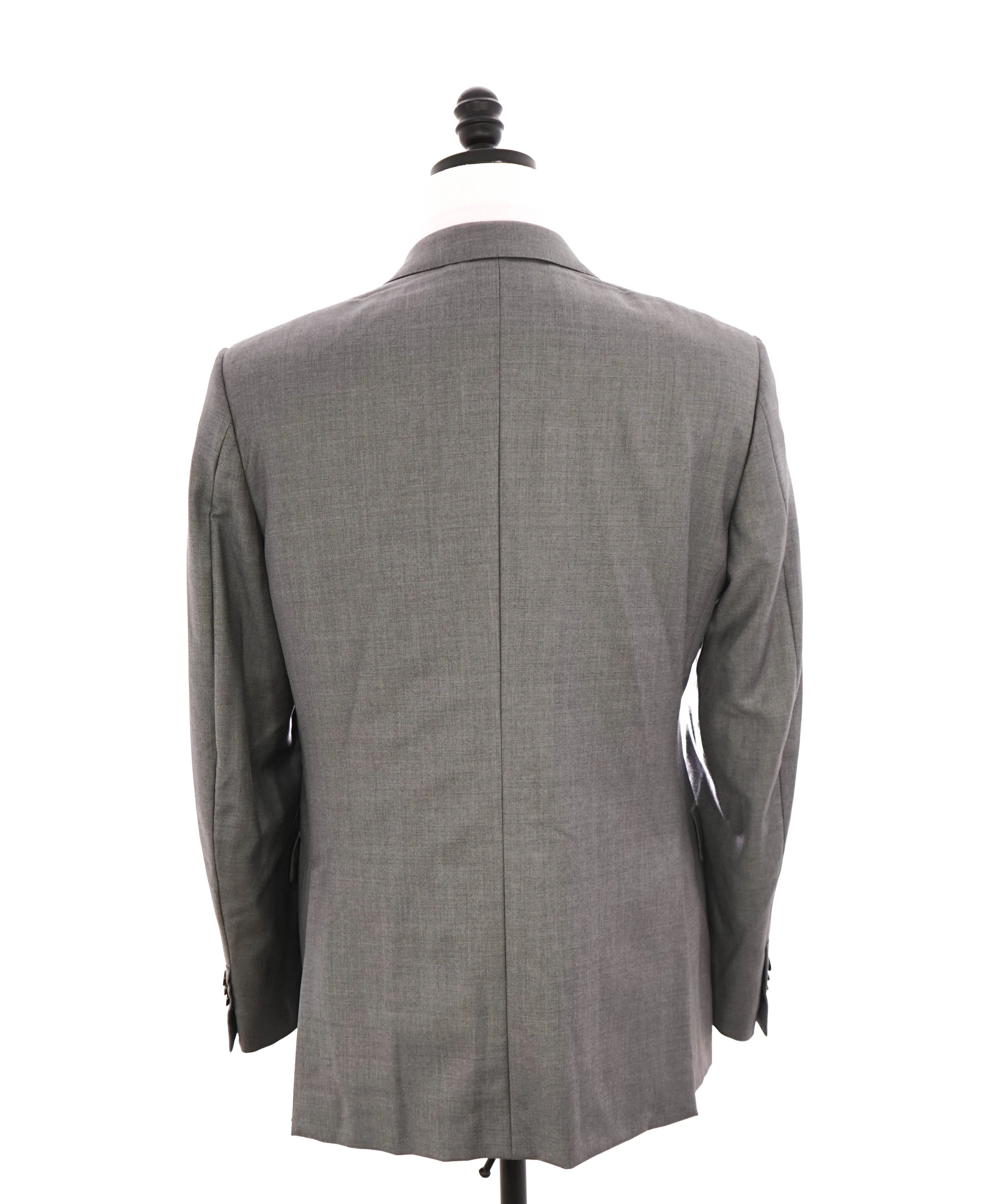$3,290 ERMENEGILDO ZEGNA- “TORFEO” Light Gray Solid Blazer- 40R