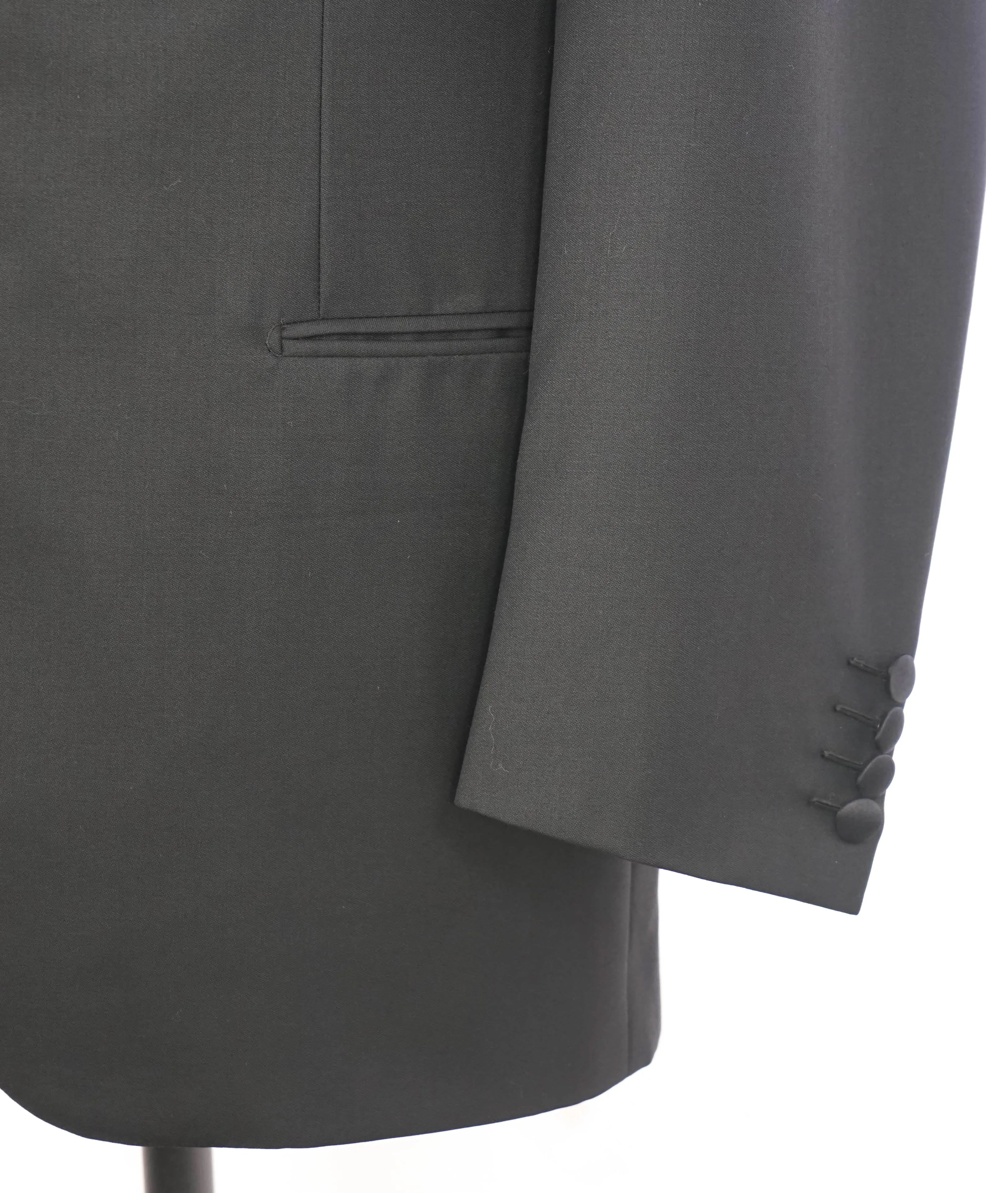 $5,995 BRIONI - *CELEB FAV* Hand Made In ITALY Black Peak Tuxedo Dinner JACKET - 42R