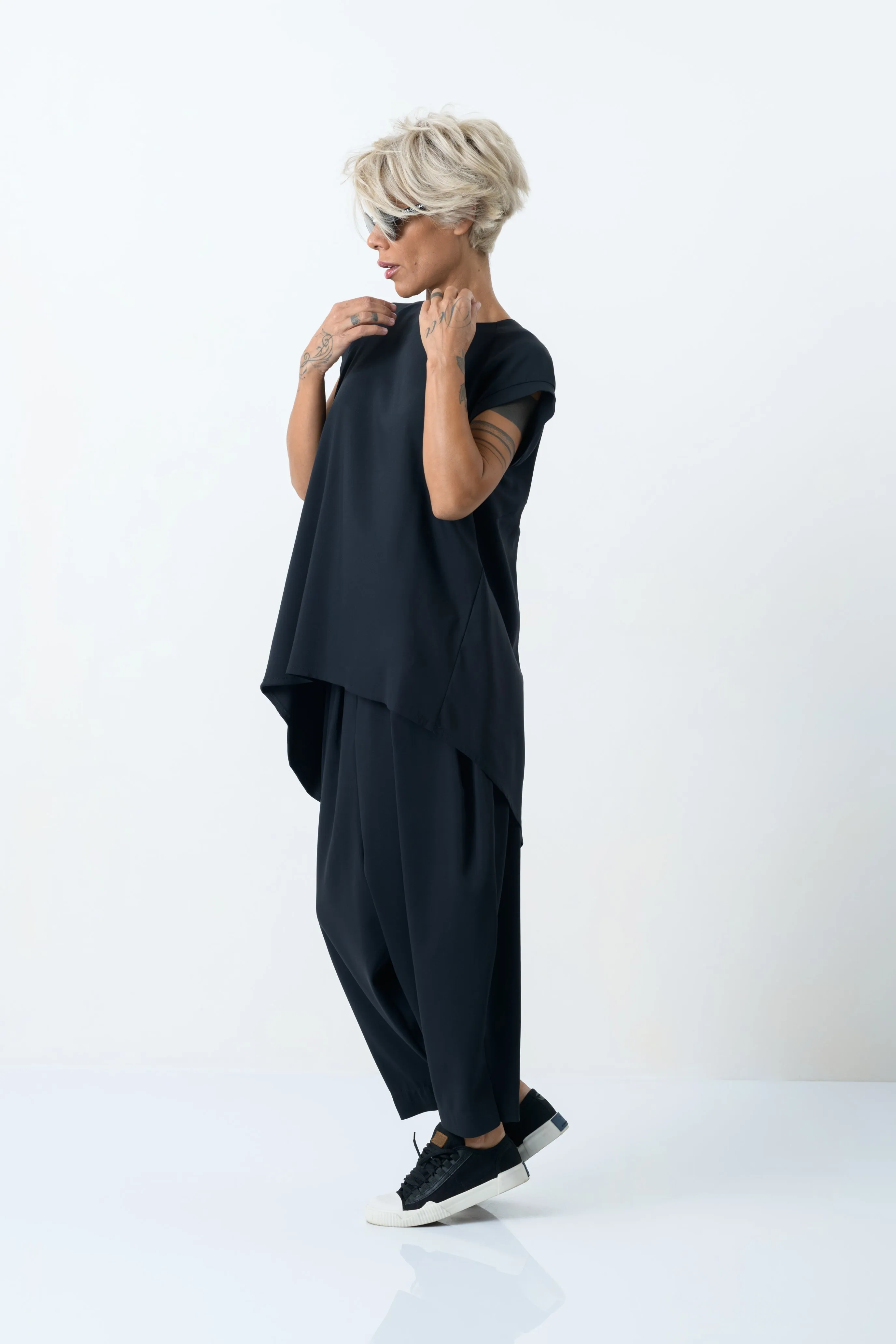 Black Loose Extravagant Drop Crotch Pants