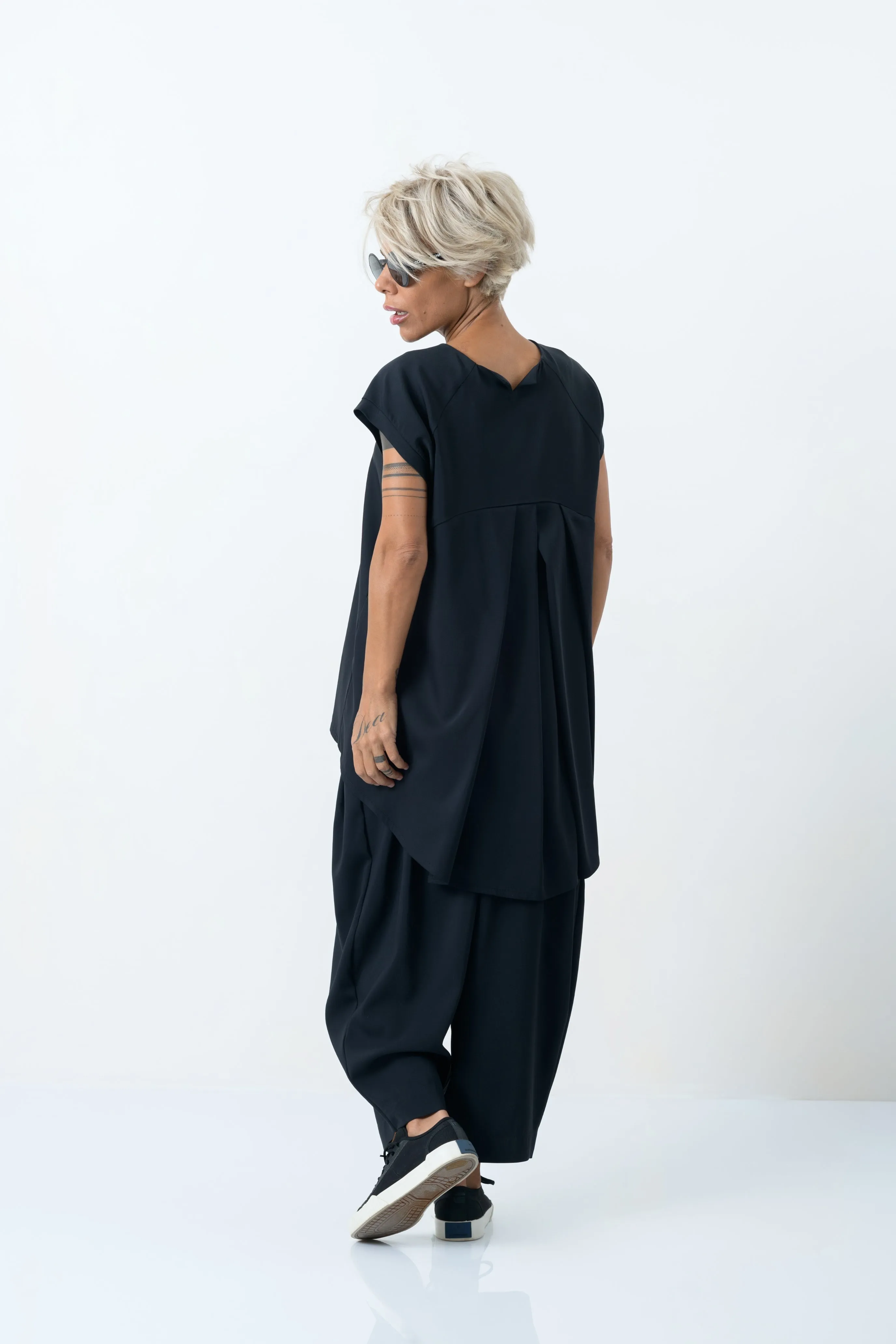 Black Loose Extravagant Drop Crotch Pants