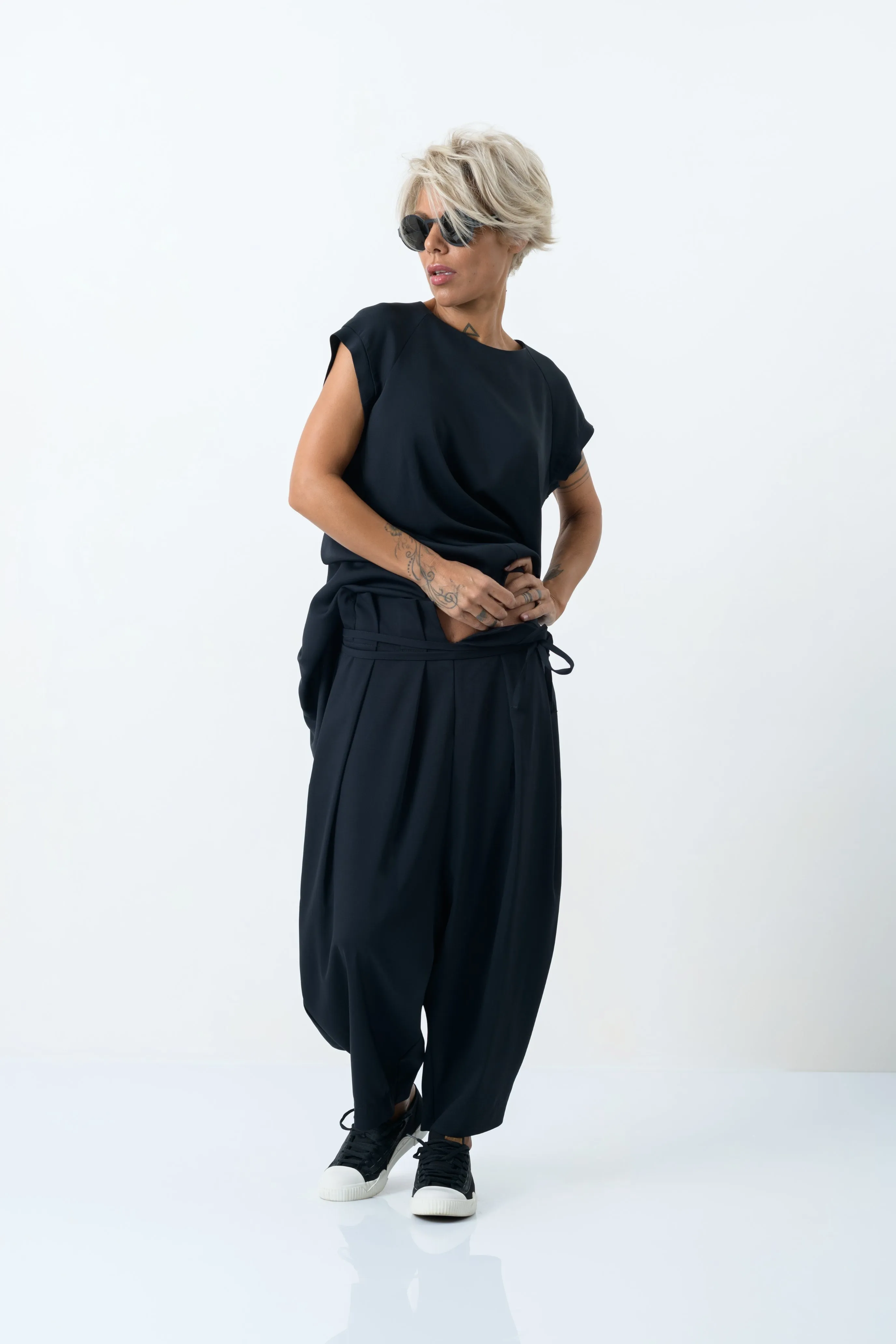 Black Loose Extravagant Drop Crotch Pants