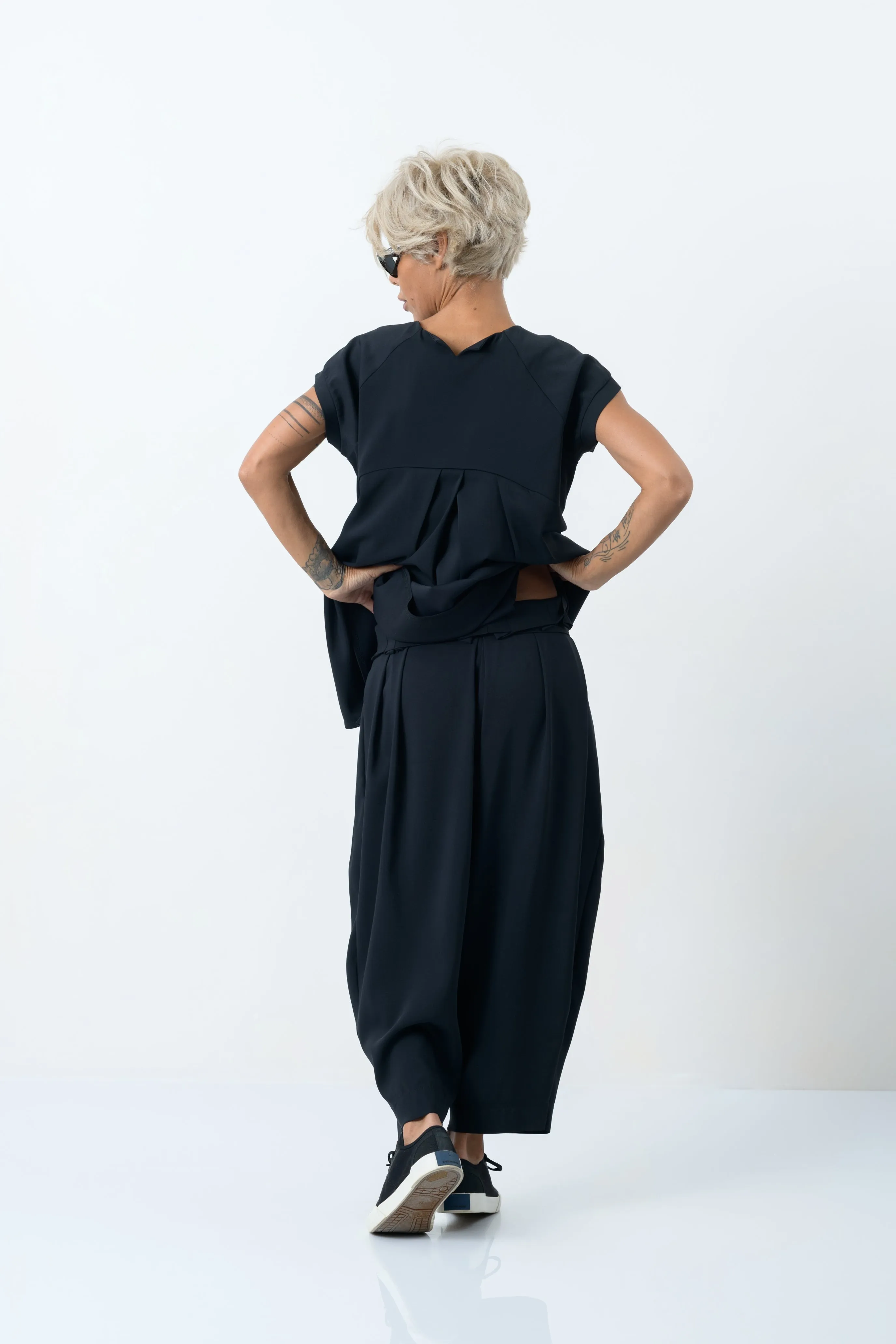 Black Loose Extravagant Drop Crotch Pants