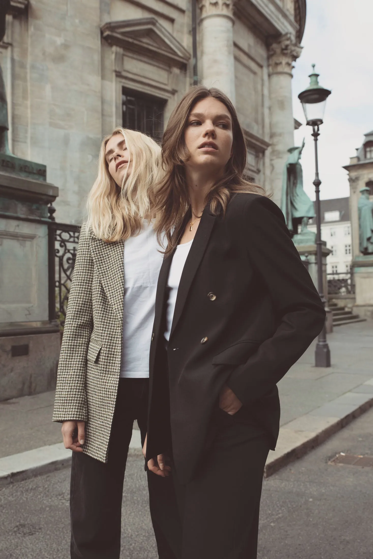 Cindy Blazer - Black