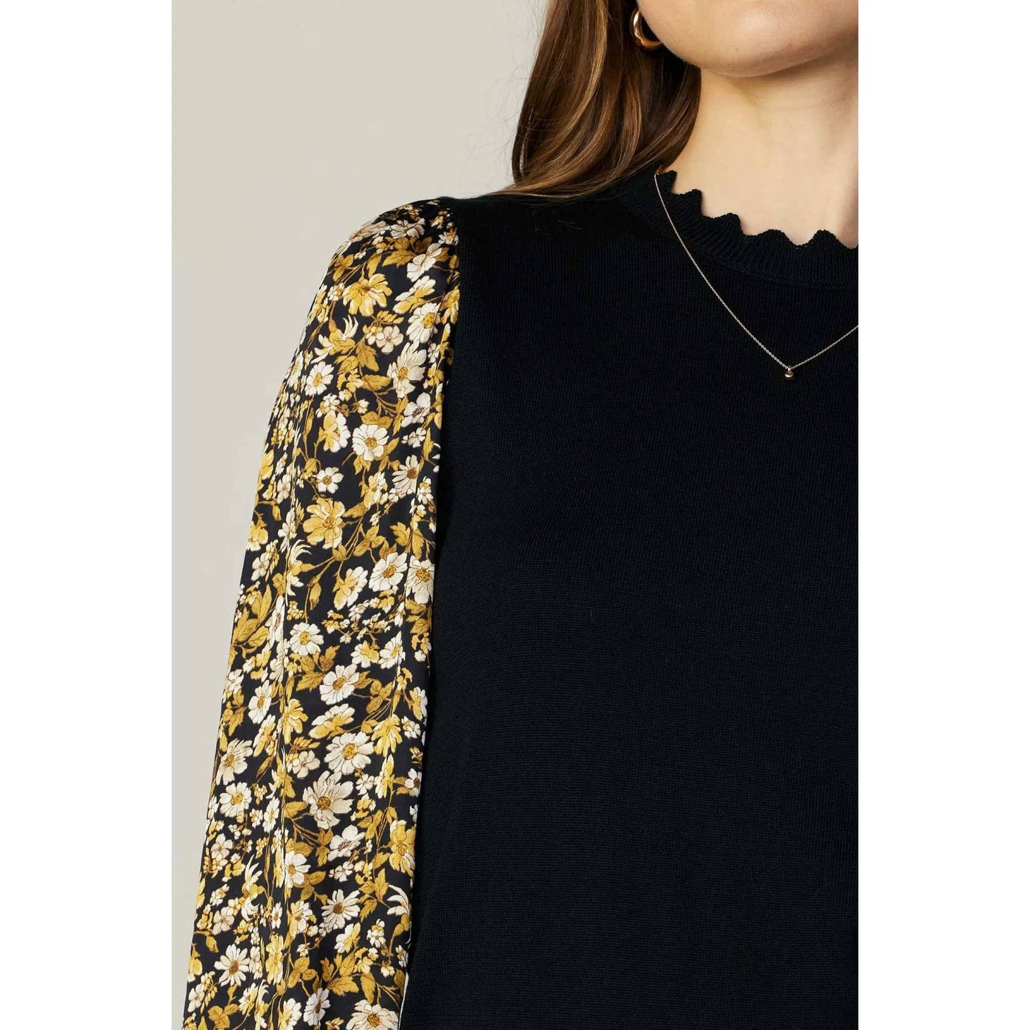 Contrast Sleeve Top - Black