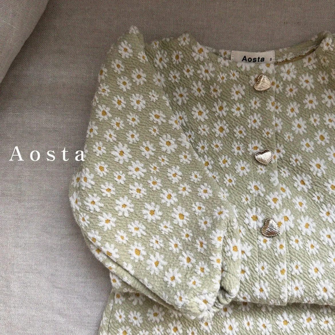 lovely cardigan / green flowers [aosta]