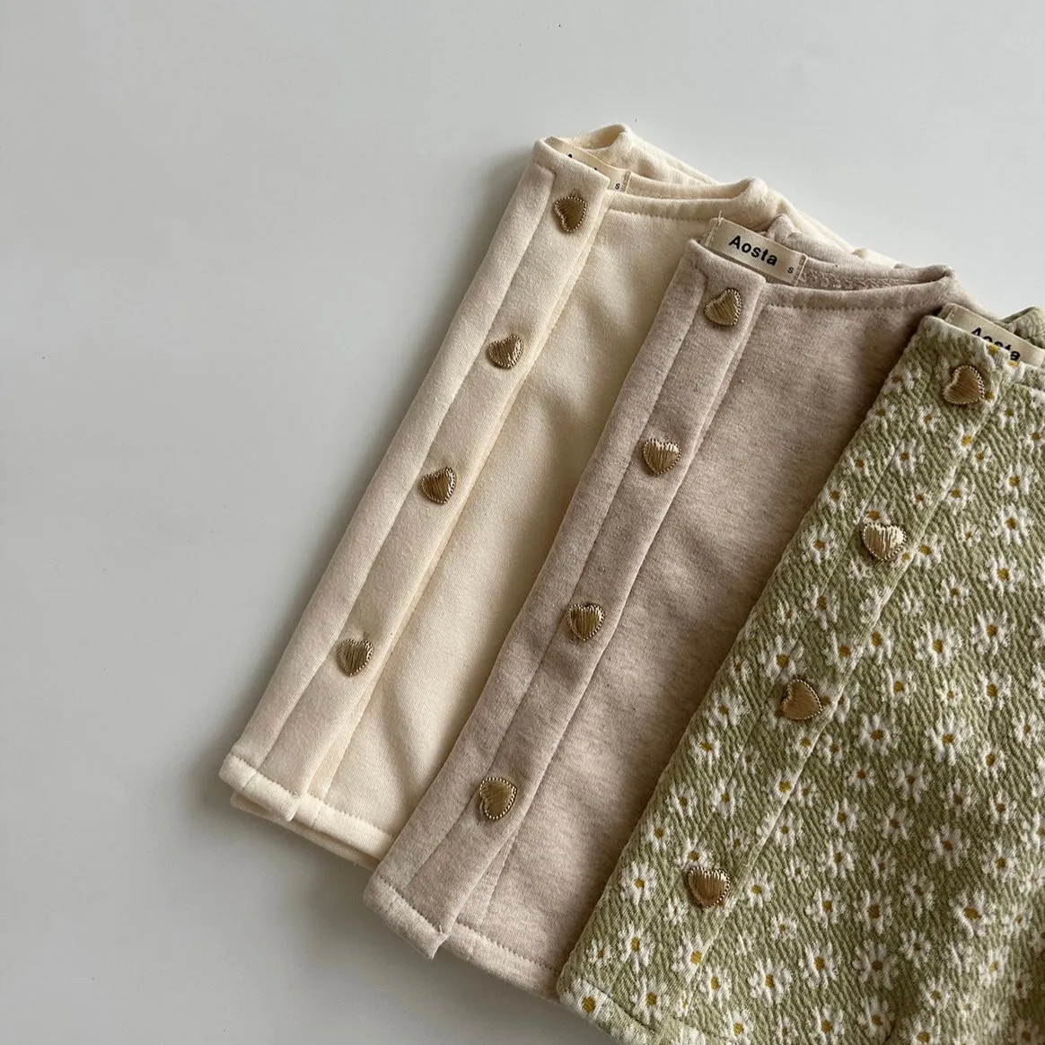 lovely cardigan / green flowers [aosta]