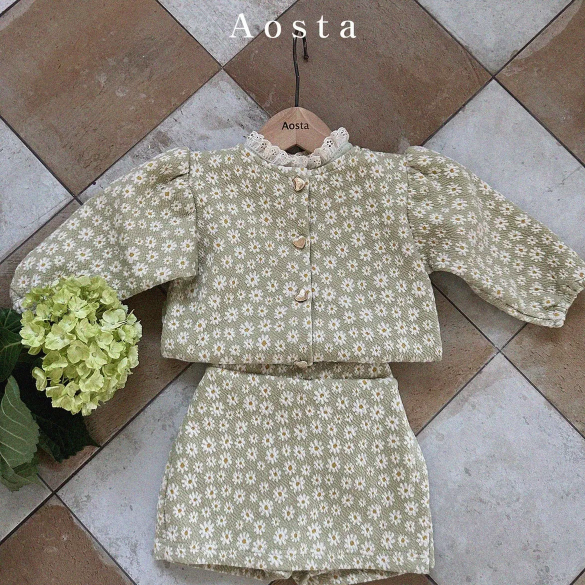 lovely cardigan / green flowers [aosta]